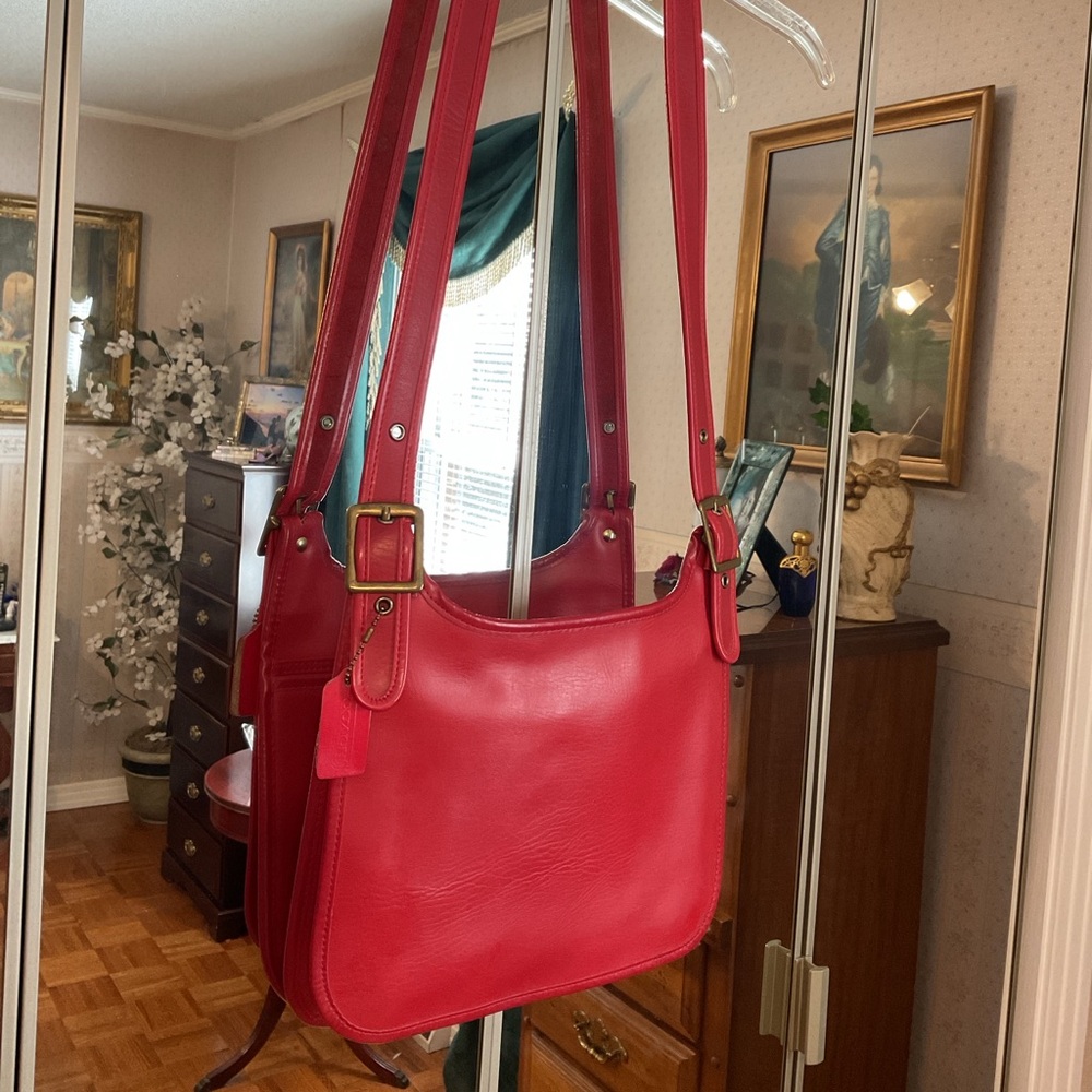 VINTAGE COACH RED FULL GRAIN LEATHER MESSENGER / SHOULDER BAG N0# H4B-0516